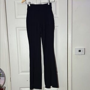 Alo Yoga Black Split Hem Pant Women’s Small